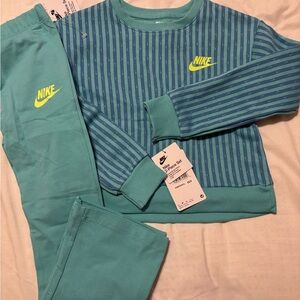 Nike Girls' Green and Blue 2-Piece Set